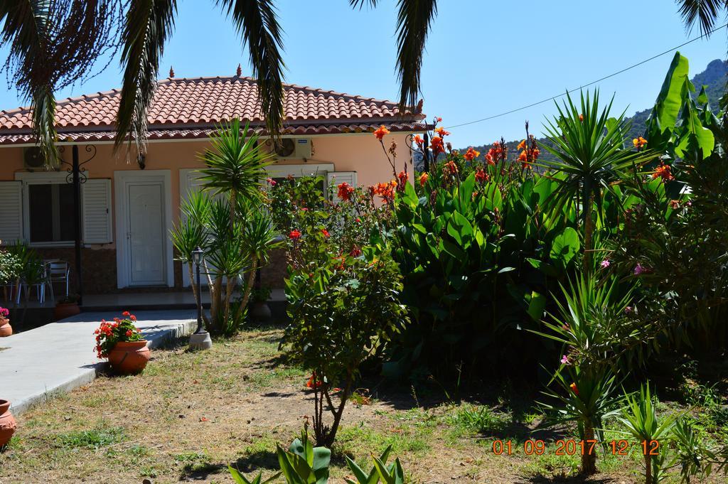 Garden View Apartments Anaxos Bagian luar foto