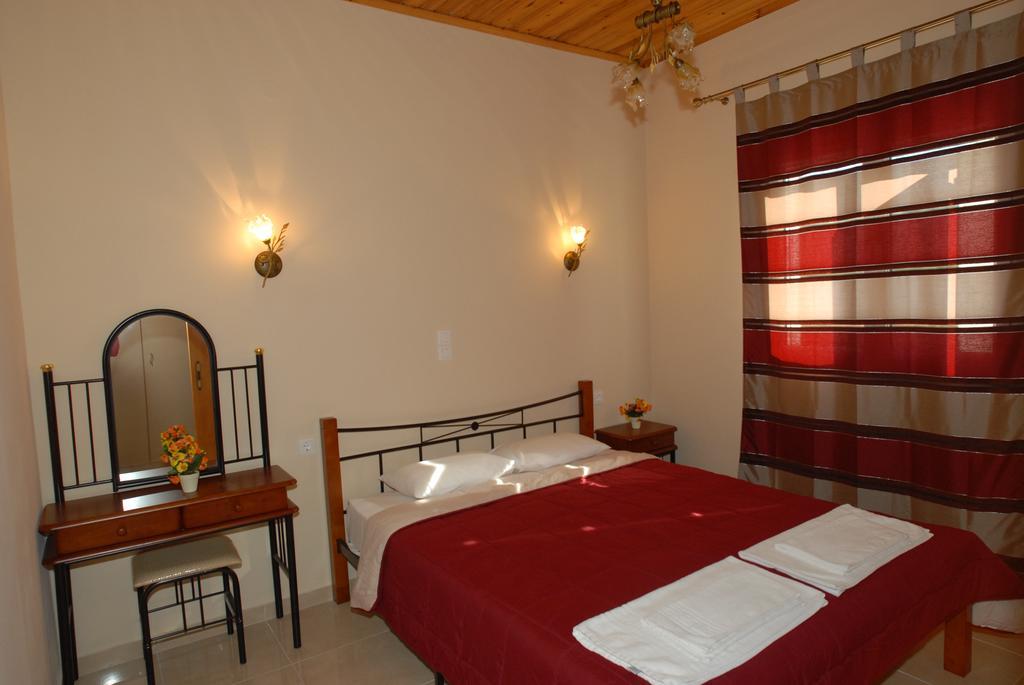 Garden View Apartments Anaxos Bagian luar foto
