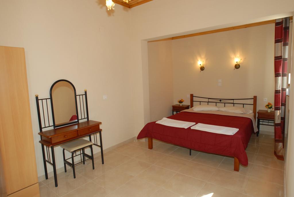 Garden View Apartments Anaxos Bagian luar foto