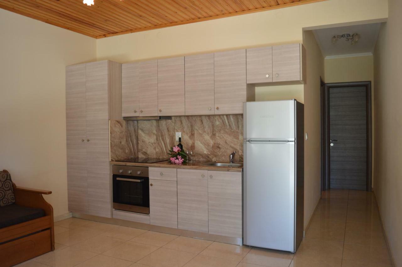 Garden View Apartments Anaxos Bagian luar foto