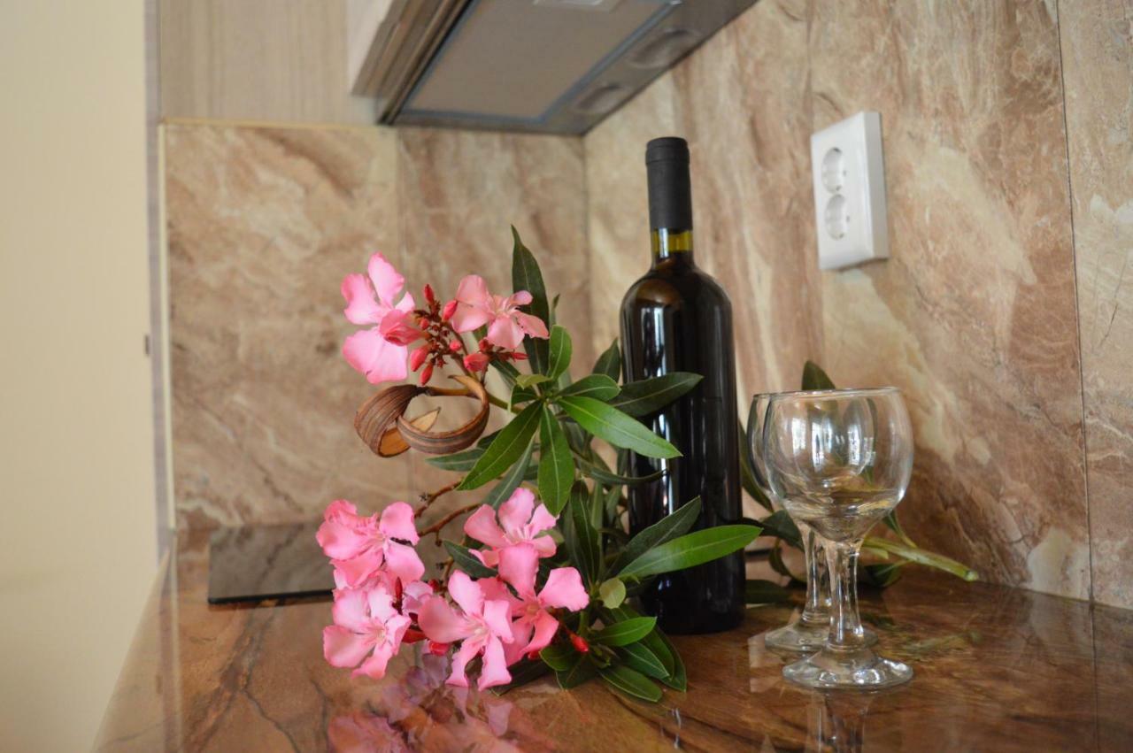 Garden View Apartments Anaxos Bagian luar foto